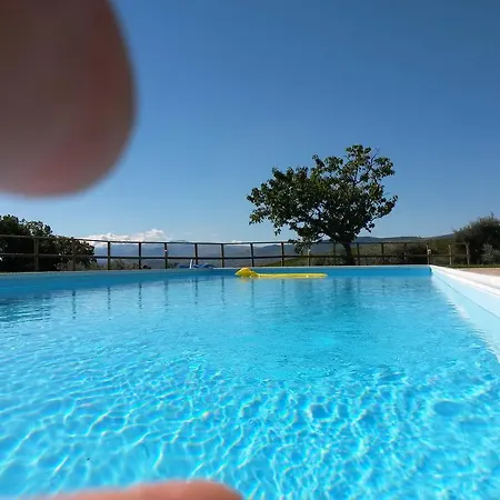 Agriturismo Bio Fattoria Le Origini Lantgård San Severino Marche
