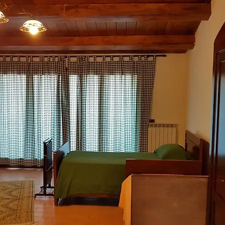 Agriturismo Bio Fattoria Le Origini Lantgård San Severino Marche